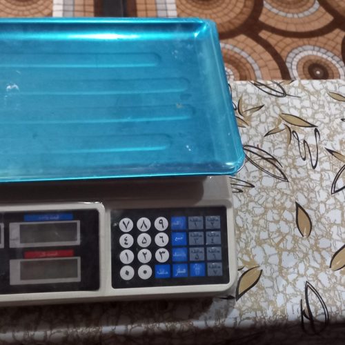یه ترازو تمیز تمیز درحد نو هستش