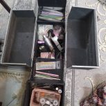 کیف ناخن و میکاپ و مژه و تتو