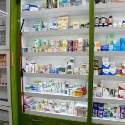 قفسه شیک برای داروخانه