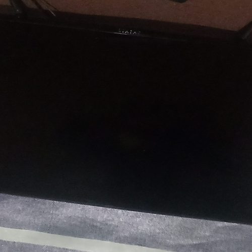 تلویزیون  سامذسونگ32انج   به پولش نیاز مندم