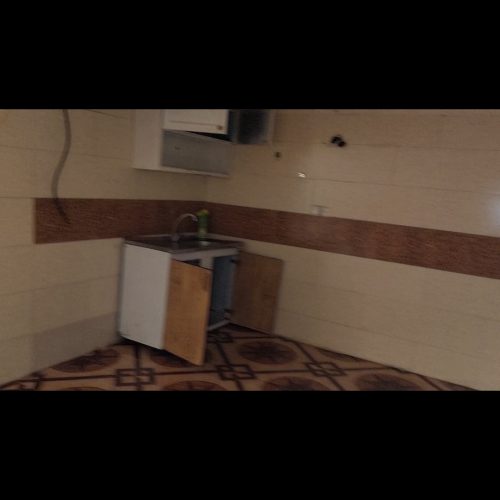 سلام دارای انباری داره؛ سرویس بهداشتی و حموم؛ کولر داره؛ جای ماشین داره