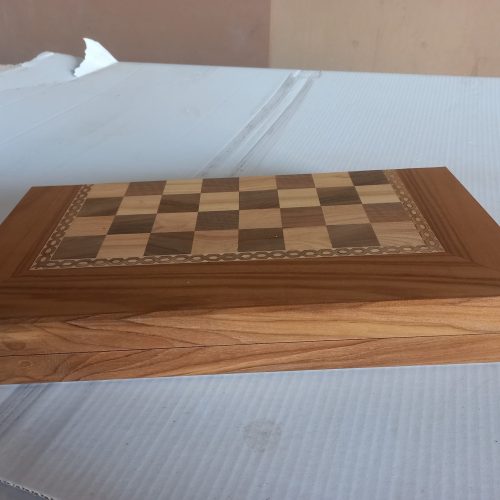 صفحه شطرنج و تخته معرق وساده