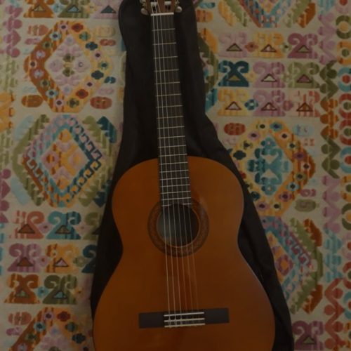 گیتار یاماها c40 c 40 و پارسی m2 m2 یک‌هفته خریداری شده