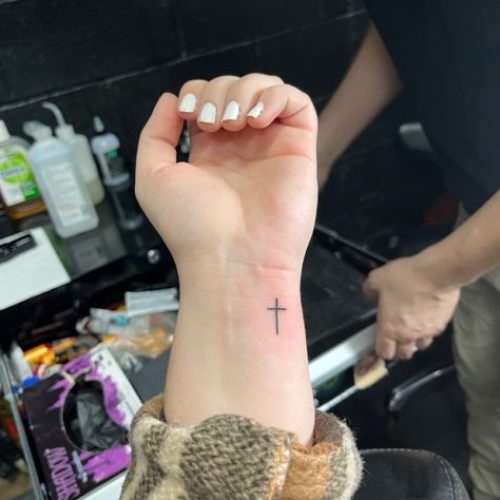 مدل پرسینگ و تاتو احتیاج دارم..!