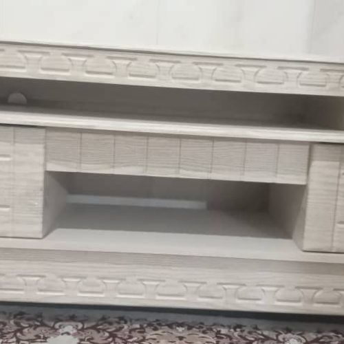 میز تلوزیون چوبی در حد نو سالم