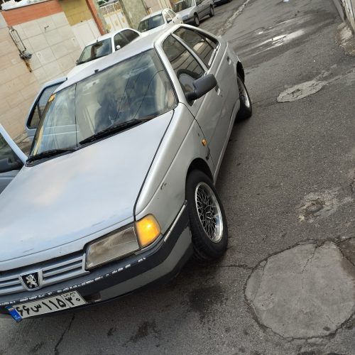 پژو 405نقره ای