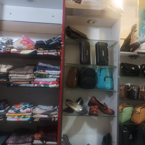 واگذاری مغازه با کلیه اجناس و دکور زیر قیمت…..