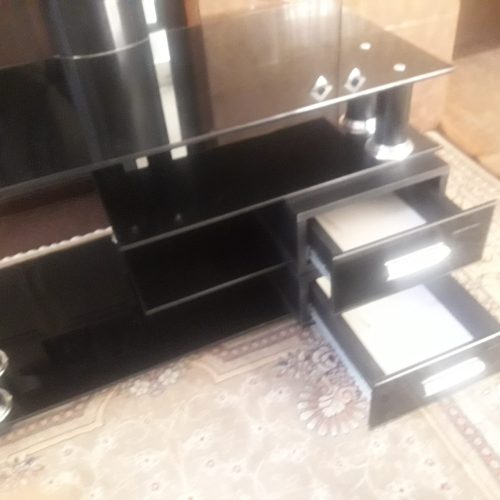 میز تلویزیون شیشه ای