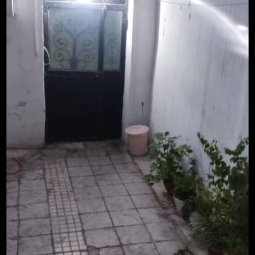 فوروش فوری خونه ویلایی   متراژ کل 107 متر متری 140 شامل 2 خط تلفن آب برق گاز 3 خواب 2 حمام 1سرویس بهداشتی آشپزخانه انباری بزرگ  حیاط و بالکن   خریدار تماس زیر قیمت  سند تک برگ فقط فروش 🙏🌹🌹