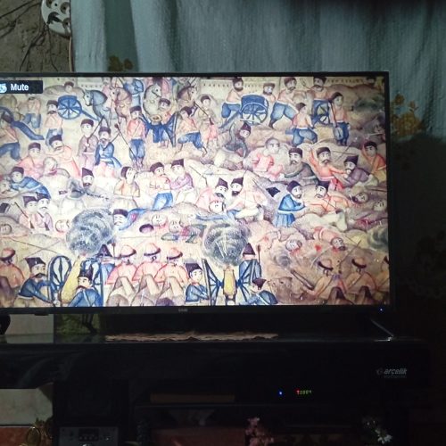 تلویزیون 50ودوجفت فرش یکی نو یکی کونه است