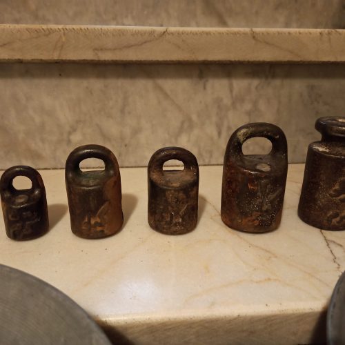 ترازوی سنگی قدیمی