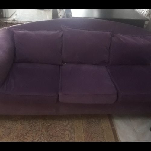 1 دست مبل 5 نفره و یک میز 6 نفره به همراه صندلی