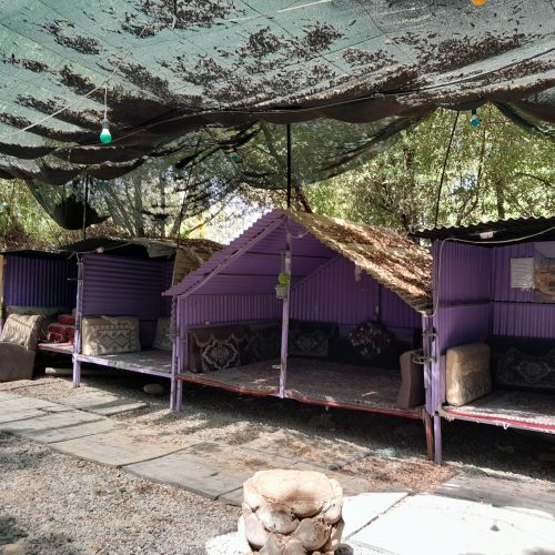 تحت قهوه خانه