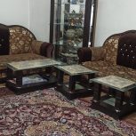 مبل  و سه عدد میز جلو مبلی