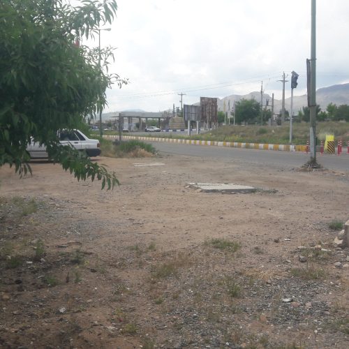 باغ موقعیت خوب کنار خیابان