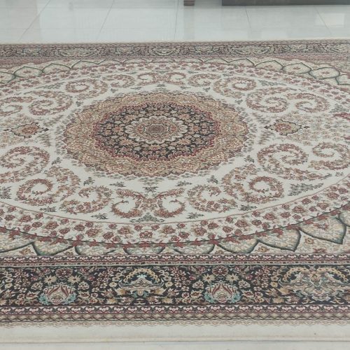 سه عدد فرش زمینه کرمی نو وسالم