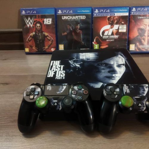 Ps4 یک ترا فول پکیج همراه 4 عدد سیدی اورجینال و کیف همراه
