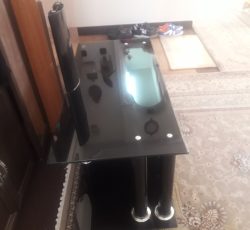 میز تلویزیون شیشه ای