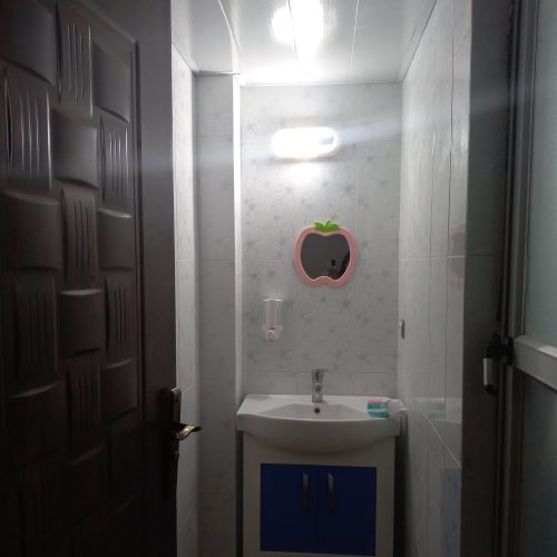 با سلام ویلا اجاره ای تمیز و بزرگ دارای کولر گازی و اب و برق و گاز