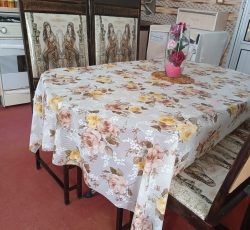 میز غذا خوری کاملا سالم