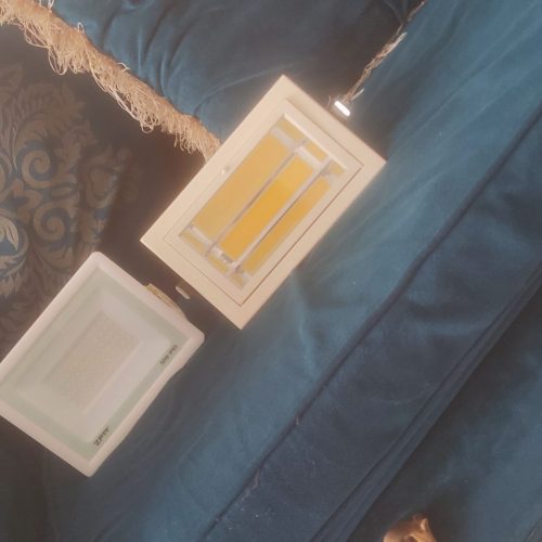 دوعدد پروژکتور