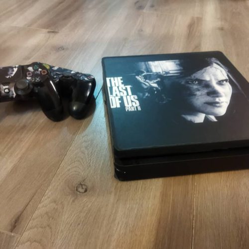 Ps4 یک ترا فول پکیج همراه 4 عدد سیدی اورجینال و کیف همراه