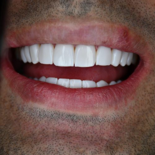 مرکز خدمات عمومی و تخصصی دندانپزشکی