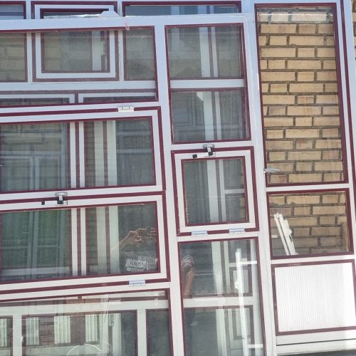 در و پنجره آلمینیومی کارکرده