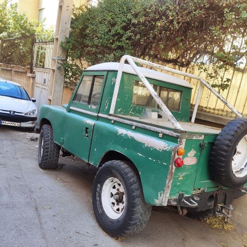 لندرور نیم تن