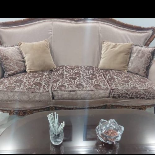 مبل کلاسیک تمیز و محکم و شیک