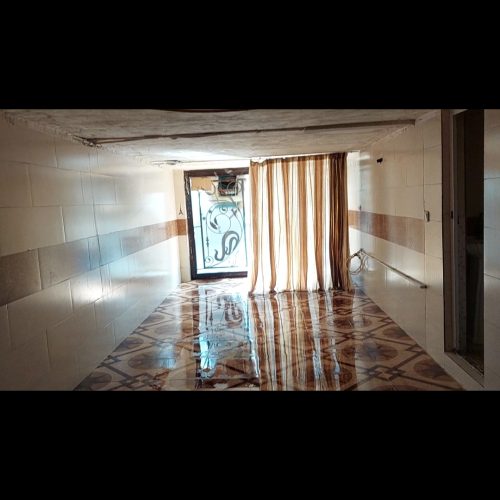 سلام دارای انباری داره؛ سرویس بهداشتی و حموم؛ کولر داره؛ جای ماشین داره