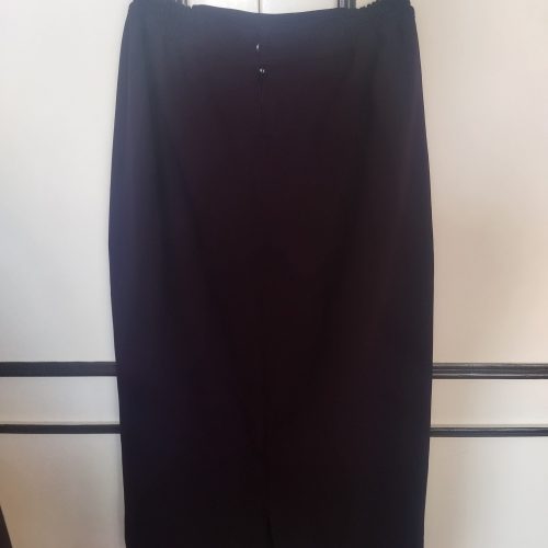 فروش کت و دامن زنانه در حد نو با بهترین قیمت