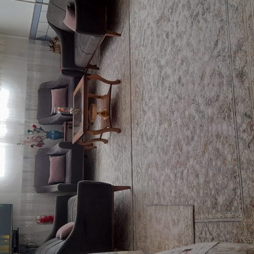 مبل 7نفره و عسلی سه تیکه