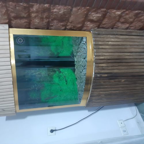 آکواریوم نیم دایره با پایه ی بلند