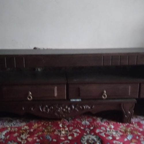 میز تلوزیون در حد نو