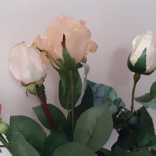 گل رز مصنوعی