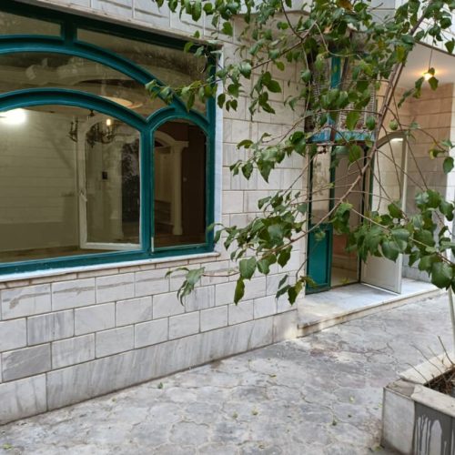 آپارتمان همکف جنوبی ثمانه , فرامرز عباسی
