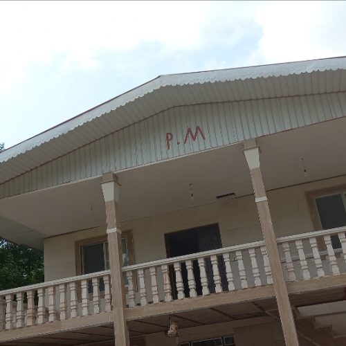 با سلام ویلا اجاره ای تمیز و بزرگ دارای کولر گازی و اب و برق و گاز