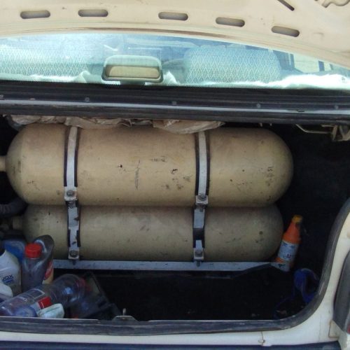 دیانت: پراید مدل 1381دوگانه سی انجی بیمه 12ماه لاستیک‌ها 85درصد  داخل ماشین کاملا کفی وکفی سه بعدی