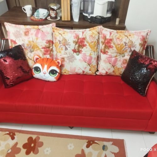 مبل راحتی قرمز