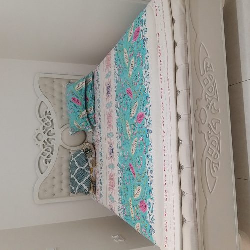 سرویس تخت کامل و مبل 8نفره با 3عدد میز چوب روسی