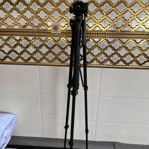 دوربین نو 2000D با تجهیزات