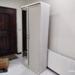 جا لباسی و جاکفشی