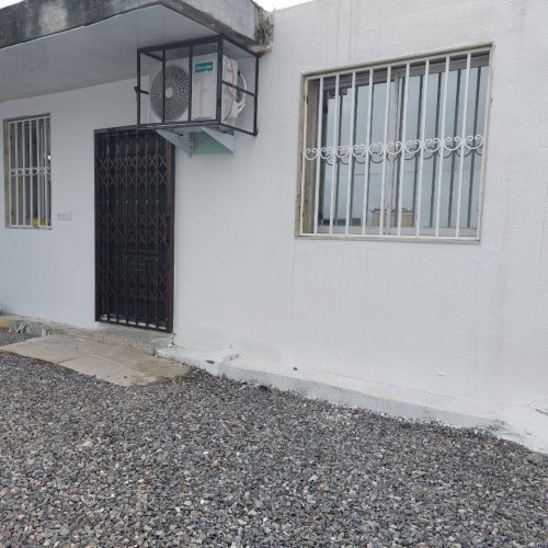 ویلای دنج در طبیعت دنج میباشد