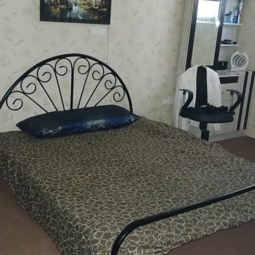 یک عدد تخت خواب دو نفره فرموژه رنگ مشکی