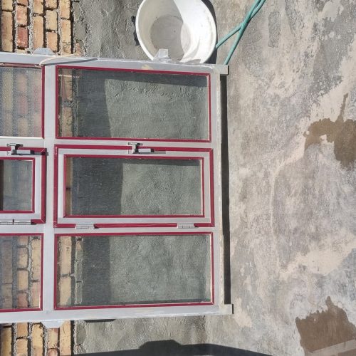 در و پنجره آلمینیومی کارکرده