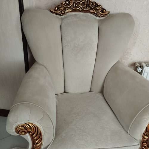 مبل نیمه سلطنتی