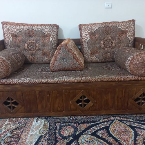 تخت سنتی چوبی باشک وپشتی