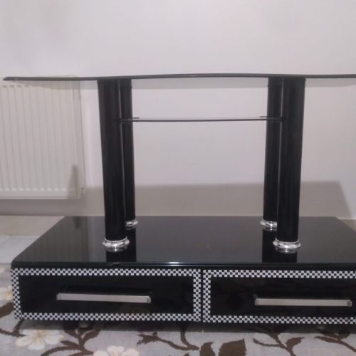 میز تلویزیون شیشه ای