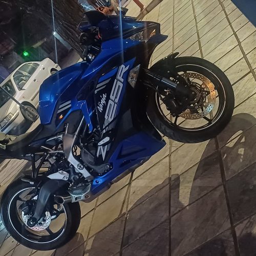 کاوازاکی نینجا ZX 25 R ابی
